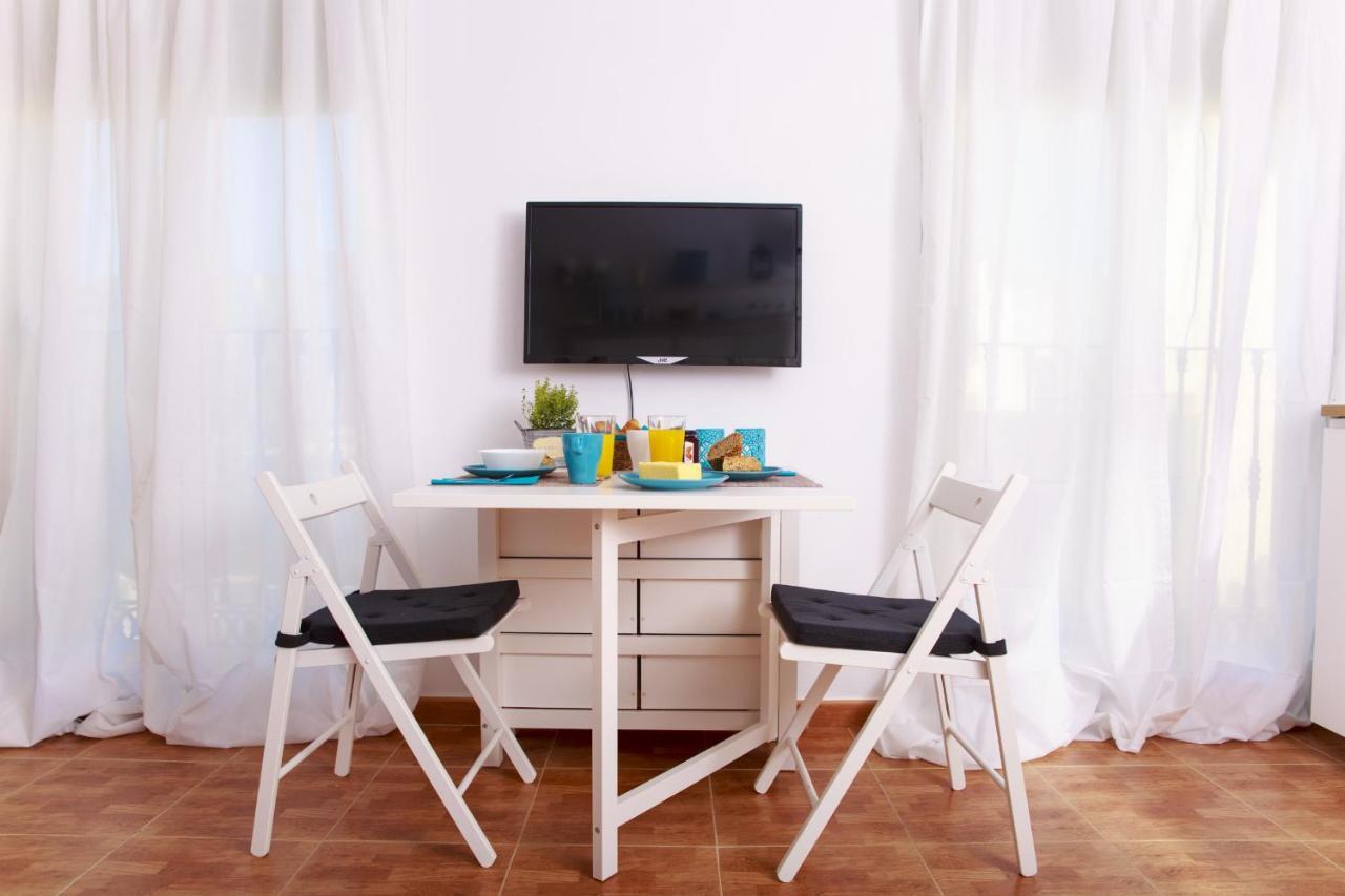 Sea & Wave Ventura Studio Apartment Malaga Bagian luar foto